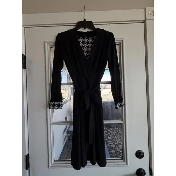 WHBM Bold Houndstooth Reversible Faux Wrap Belted Dress 6 - Picture 11 of 11